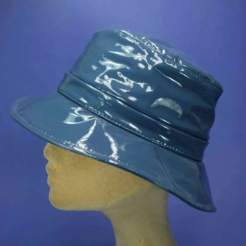 Chapeau imperméable en PVC coloris bleu | Chapeau de pluie femme