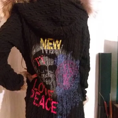 Gilet long à motif et capuche à fourrure