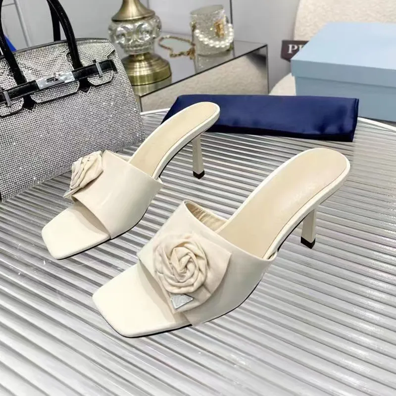 Pantoufles Designer Mousse Coureurs Diapositives Luxe Femmes Chaussures À Talons En Cuir Véritable Avec Boîte Du 53,81 € | DHgat