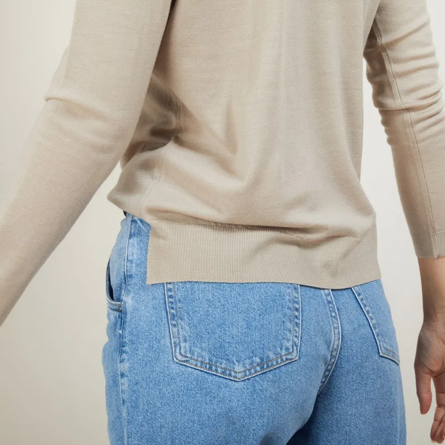 Pull col rond avec fentes en laine mérinos - Betina