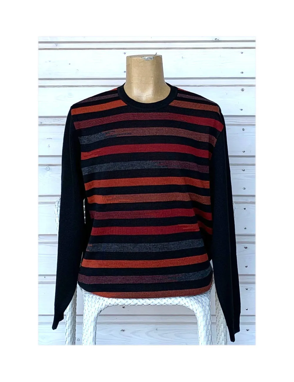 Pull en laine 30%  Noir / Rouge