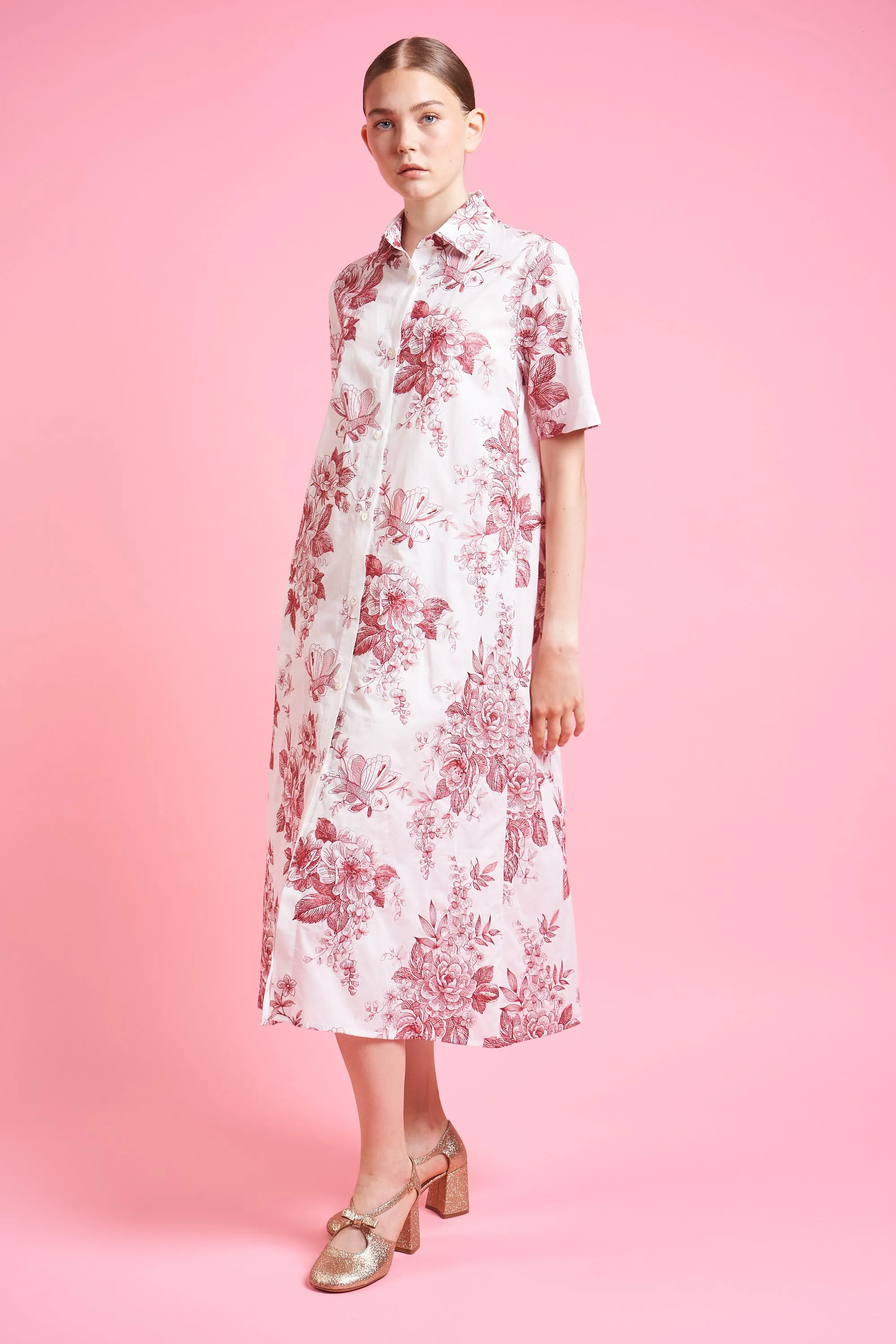 Robe chemise aux broderies exclusives